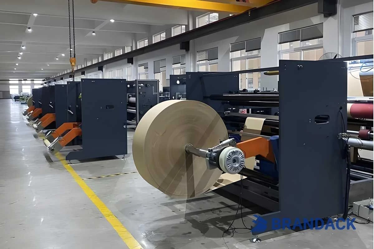Macchina automatica per la produzione di sacchetti di carta Kraft ad alta velocit&agrave;